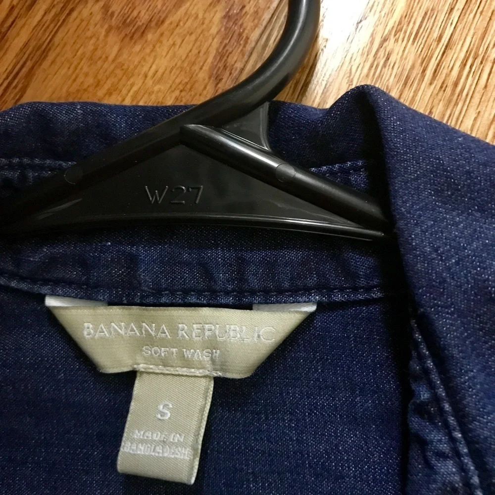 Banana republic shirt size small